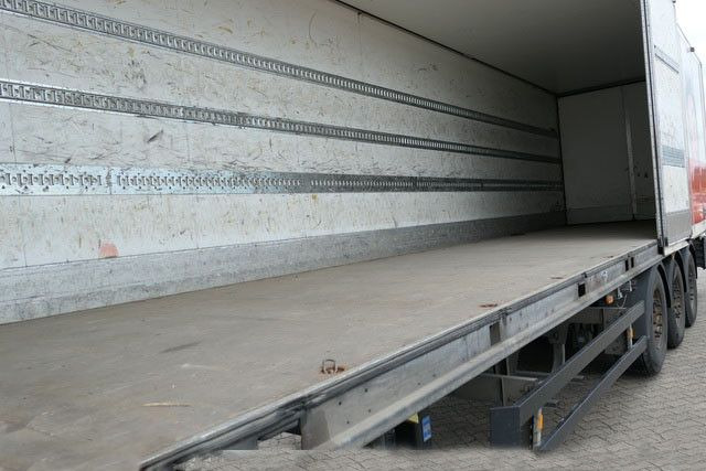 Schmitz Cargobull SKO 24, Faltwand, Seitentüren,Isoliert,Luft-Lift - Gesloten oplegger: afbeelding 3 Schmitz Cargobull SKO 24, Faltwand, Seitentüren,Isoliert,Luft-Lift - Gesloten oplegger: afbeelding 3