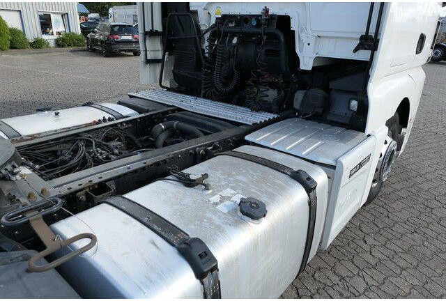 Trekker MAN 18.500 TGX 4x2, XXL, Intarder,Standklima,2x Tank: afbeelding 8