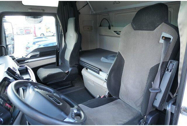 Trekker MAN 18.500 TGX 4x2, XXL, Intarder,Standklima,2x Tank: afbeelding 12