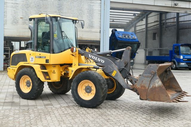 Volvo L30G, 4+1 Schaufel, Palettengabel, Hydr. S.W.S. - Wiellader: afbeelding 2 Volvo L30G, 4+1 Schaufel, Palettengabel, Hydr. S.W.S. - Wiellader: afbeelding 2