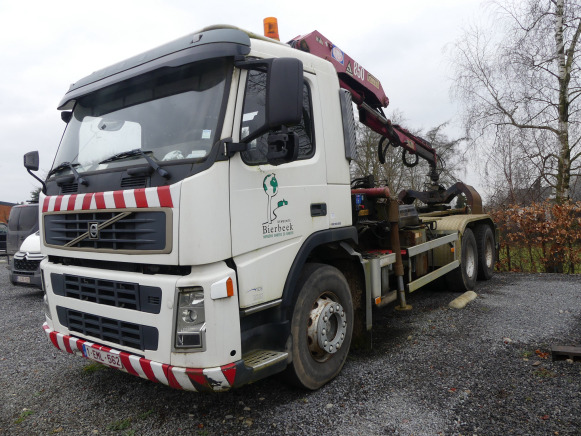 Camion porte container avec grue Volvo FM/FH 6X4 8.0 (2003-205.179 km) - Containertransporter/ Wissellaadbak vrachtwagen: afbeelding 1 Camion porte container avec grue Volvo FM/FH 6X4 8.0 (2003-205.179 km) - Containertransporter/ Wissellaadbak vrachtwagen: afbeelding 1