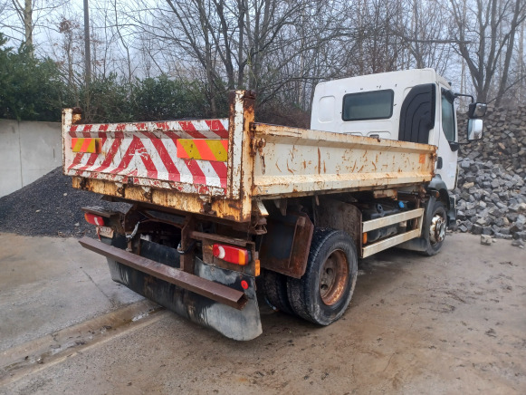 Camion tri benne Volvo FLL 42 12N2 5.0 (2009-88.795 km) - Vrachtwagen met open laadbak: afbeelding 5 Camion tri benne Volvo FLL 42 12N2 5.0 (2009-88.795 km) - Vrachtwagen met open laadbak: afbeelding 5