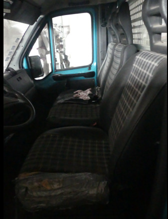 Camionnette benne Peugeot Boxer (1999-235.401 km) - Personenwagen: afbeelding 4 Camionnette benne Peugeot Boxer (1999-235.401 km) - Personenwagen: afbeelding 4