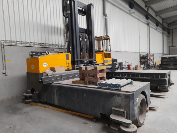 Chariot multidirectionnel Combilift ESL 14055 - 4-weg zijlader: afbeelding 2 Chariot multidirectionnel Combilift ESL 14055 - 4-weg zijlader: afbeelding 2