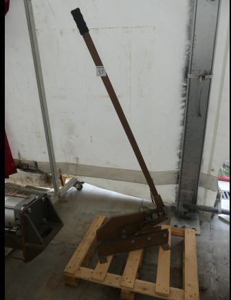 Cisaille à quincaillerie - Metaalbewerkingsmachine: afbeelding 1 Cisaille à quincaillerie - Metaalbewerkingsmachine: afbeelding 1