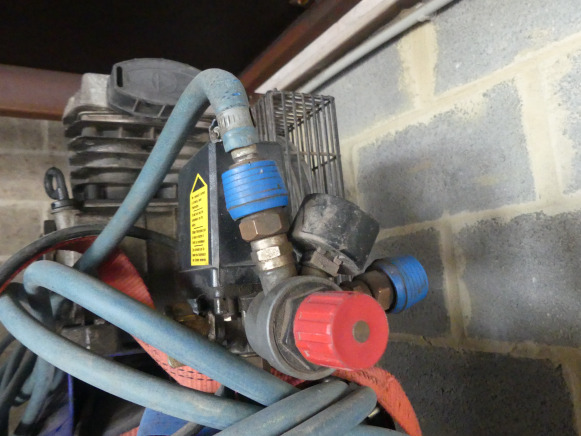 Compresseur Criko Mistral 100/200M - Luchtcompressor: afbeelding 3 Compresseur Criko Mistral 100/200M - Luchtcompressor: afbeelding 3