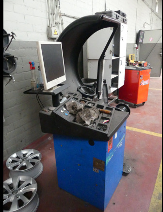Equilibreuse de pneus Hofman Geodyna 4800 - Werkplaats toebehoor: afbeelding 2 Equilibreuse de pneus Hofman Geodyna 4800 - Werkplaats toebehoor: afbeelding 2