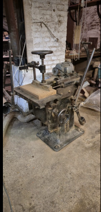 Mortaiseuse à mèche CH DEBELDER – machine ancienne motorisée, robuste - Houtbewerkingsmachine: afbeelding 1 Mortaiseuse à mèche CH DEBELDER – machine ancienne motorisée, robuste - Houtbewerkingsmachine: afbeelding 1