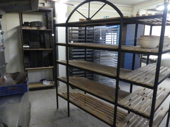 Présentoir à pain en L - Bakkerijmachine: afbeelding 4 Présentoir à pain en L - Bakkerijmachine: afbeelding 4