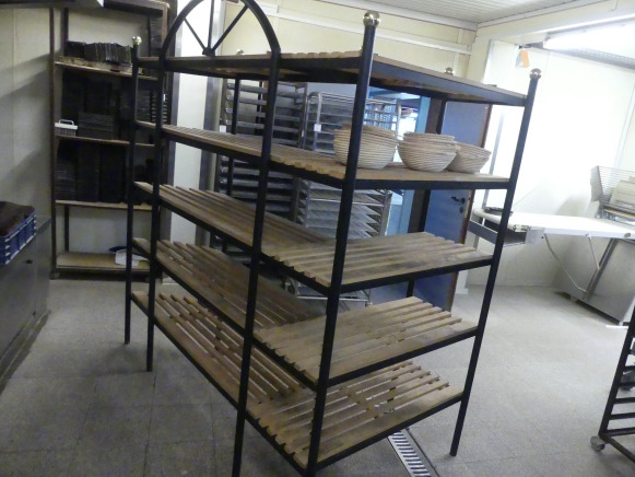 Présentoir à pain en L - Bakkerijmachine: afbeelding 2 Présentoir à pain en L - Bakkerijmachine: afbeelding 2