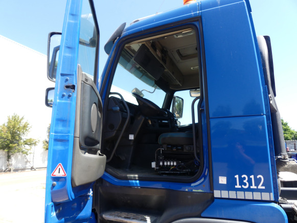 REF:1312 - Camion porte container Volvo FMFH E4 - Containertransporter/ Wissellaadbak vrachtwagen: afbeelding 5 REF:1312 - Camion porte container Volvo FMFH E4 - Containertransporter/ Wissellaadbak vrachtwagen: afbeelding 5