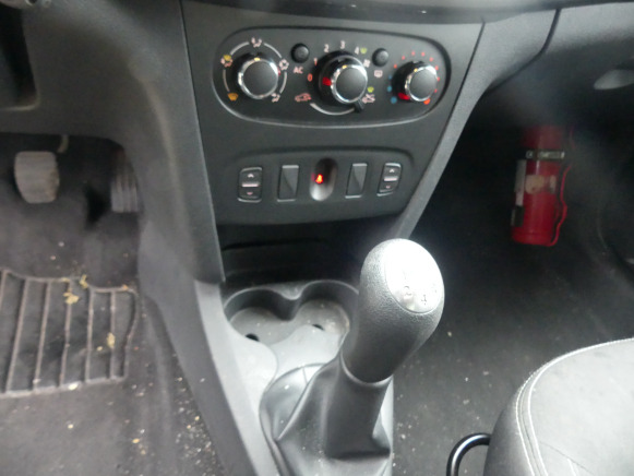REF:19514 - Voiture Dacia Logan (2013-106.372 km) (VIN:UU14SDAG350005502) - Personenwagen: afbeelding 5 REF:19514 - Voiture Dacia Logan (2013-106.372 km) (VIN:UU14SDAG350005502) - Personenwagen: afbeelding 5