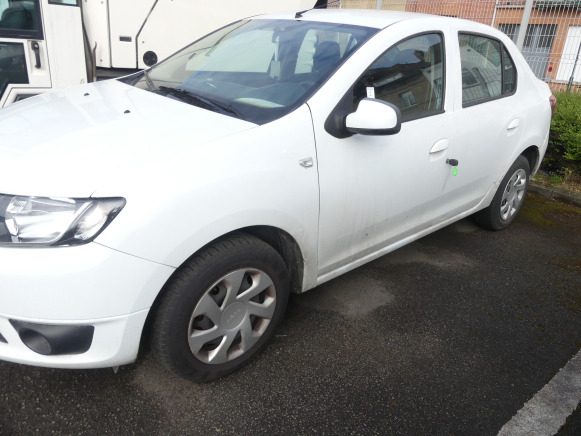 REF:20513 - Voiture Dacia Logan Berline (2013-97.655 km) - Sedan: afbeelding 2 REF:20513 - Voiture Dacia Logan Berline (2013-97.655 km) - Sedan: afbeelding 2