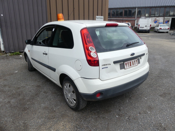 REF:TRE614 - Voiture Utilitaire Ford FIESTA TDCI (2005-101.699 km) - Personenwagen: afbeelding 5 REF:TRE614 - Voiture Utilitaire Ford FIESTA TDCI (2005-101.699 km) - Personenwagen: afbeelding 5