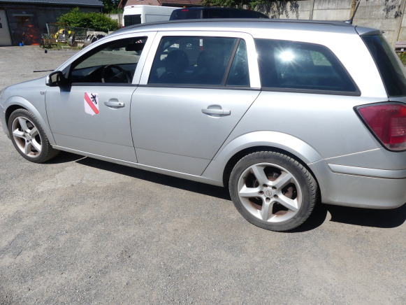 REF:TRF008 - Voiture Opel Astra break (2005-158.167 km) - Personenwagen: afbeelding 4 REF:TRF008 - Voiture Opel Astra break (2005-158.167 km) - Personenwagen: afbeelding 4