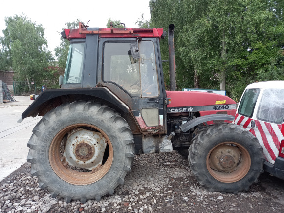 Tracteur Case International 4240XLA - Tractor: afbeelding 1 Tracteur Case International 4240XLA - Tractor: afbeelding 1