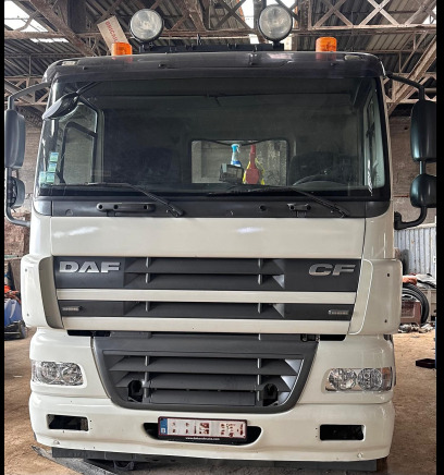 Tracteur routier DAF FAT CF-M4TN3 (2013-574.945 km-VIN:XLRAT85MC0E985264) - Trekker: afbeelding 1 Tracteur routier DAF FAT CF-M4TN3 (2013-574.945 km-VIN:XLRAT85MC0E985264) - Trekker: afbeelding 1