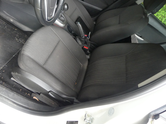 Voiture Opel Astra Break (2012-211.232 km) - Personenwagen: afbeelding 4 Voiture Opel Astra Break (2012-211.232 km) - Personenwagen: afbeelding 4