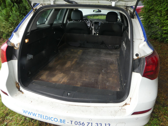 Voiture Opel Astra Break (2012-211.232 km) - Personenwagen: afbeelding 5 Voiture Opel Astra Break (2012-211.232 km) - Personenwagen: afbeelding 5