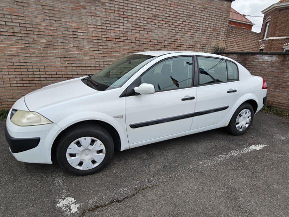 Voiture Renault Megane (2008-96.479 km-VIN:VF1LM1S0H40530344) - Personenwagen: afbeelding 3 Voiture Renault Megane (2008-96.479 km-VIN:VF1LM1S0H40530344) - Personenwagen: afbeelding 3