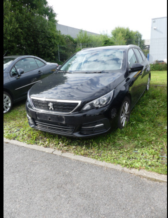 Voiture break Peugeot 308 (2017-211.679 km) - Stationwagen: afbeelding 1 Voiture break Peugeot 308 (2017-211.679 km) - Stationwagen: afbeelding 1