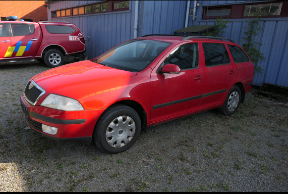 Voiture break Skoda - Stationwagen: afbeelding 1 Voiture break Skoda - Stationwagen: afbeelding 1