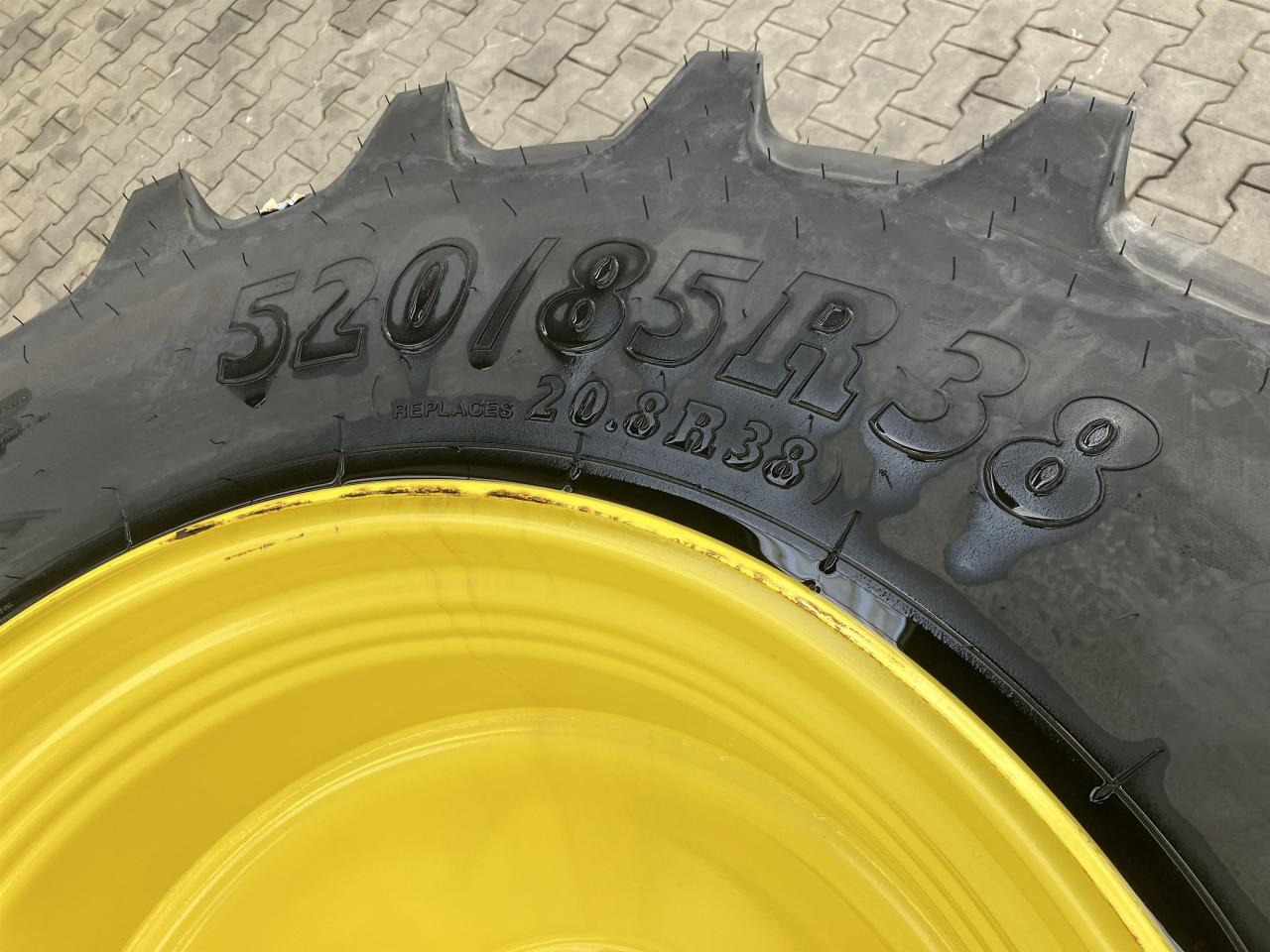 BKT 520/85R38 - Band voor Landbouwmachine: afbeelding 2 BKT 520/85R38 - Band voor Landbouwmachine: afbeelding 2