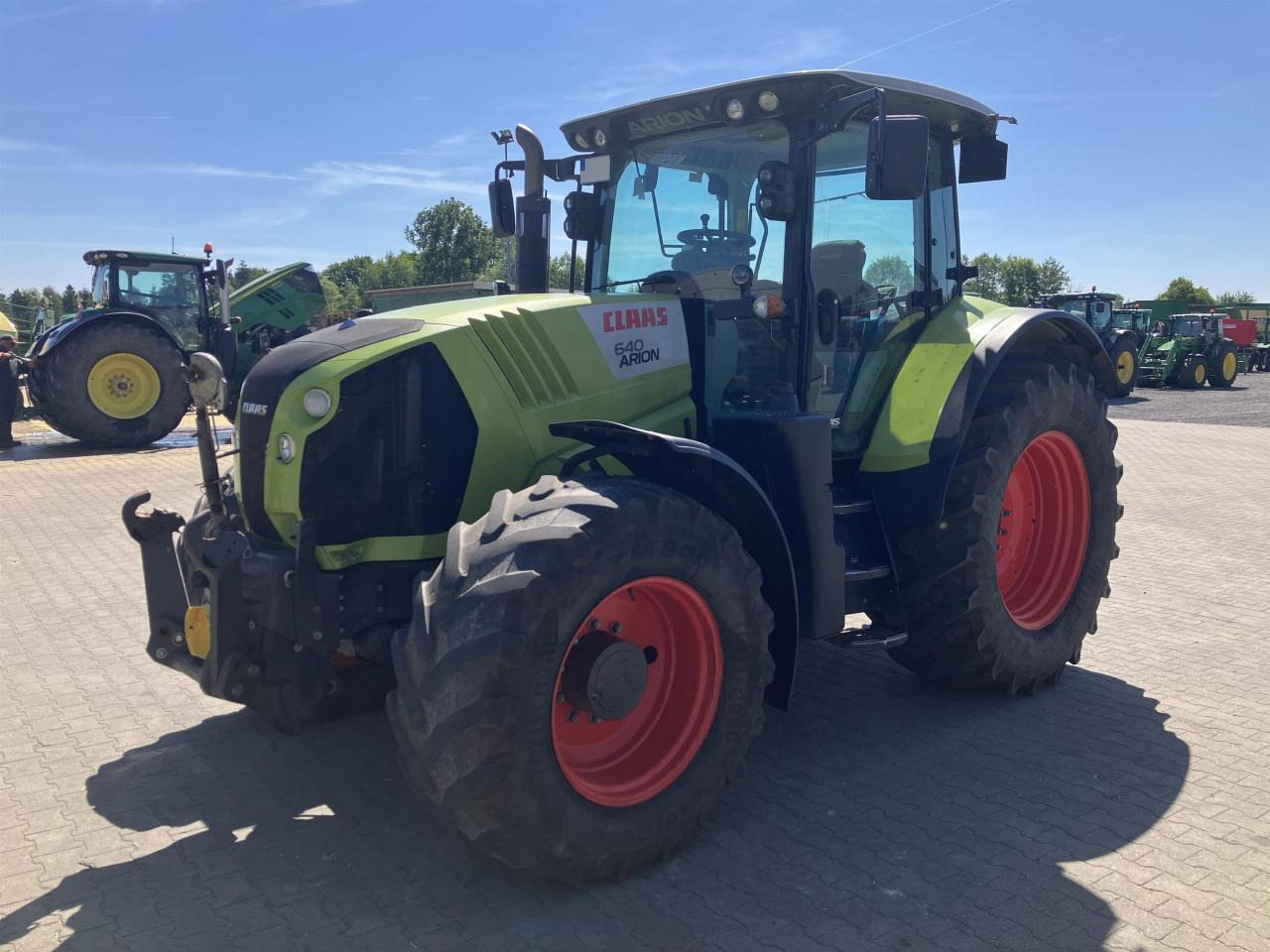 CLAAS Arion 640 - Tractor: afbeelding 1 CLAAS Arion 640 - Tractor: afbeelding 1