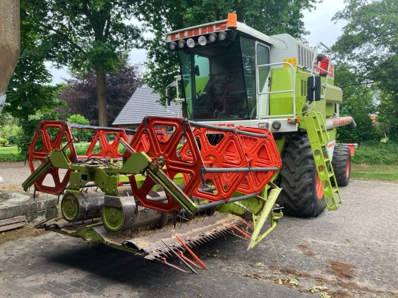 CLAAS Dominator 218 Mega - Maaidorser: afbeelding 1 CLAAS Dominator 218 Mega - Maaidorser: afbeelding 1