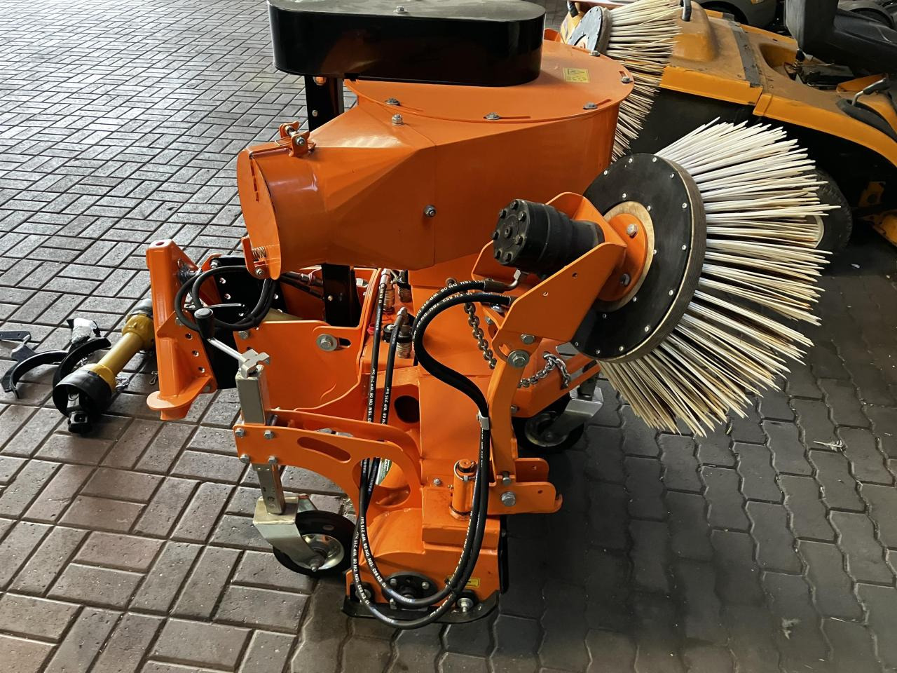 Matev MRM-120 AS Laubsaugdüse - Gemeentelijke machine/ Speciaal: afbeelding 4 Matev MRM-120 AS Laubsaugdüse - Gemeentelijke machine/ Speciaal: afbeelding 4