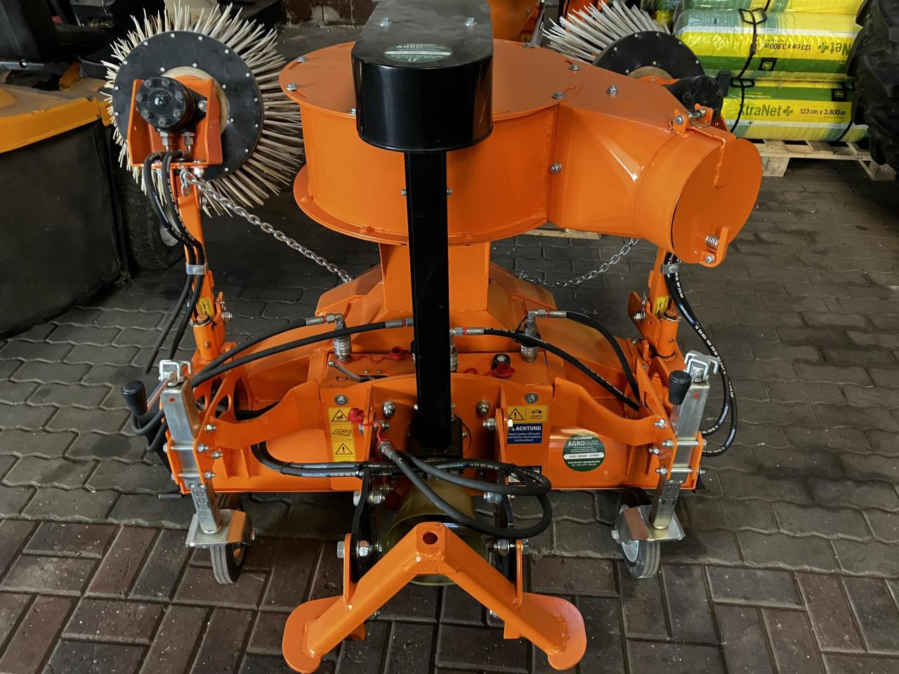 Matev MRM-120 AS Laubsaugdüse - Gemeentelijke machine/ Speciaal: afbeelding 1 Matev MRM-120 AS Laubsaugdüse - Gemeentelijke machine/ Speciaal: afbeelding 1