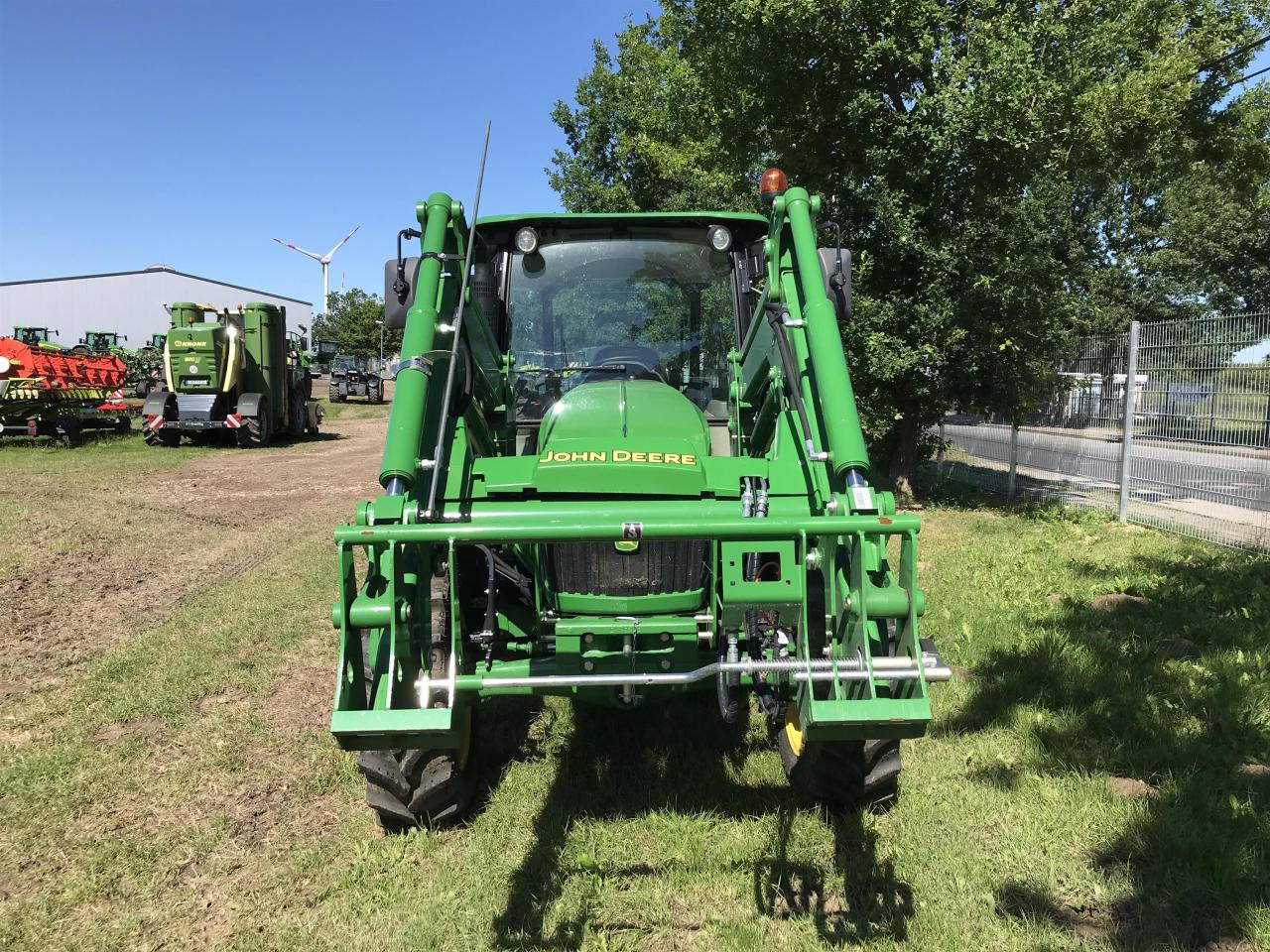 John Deere 5075E - Tractor: afbeelding 4 John Deere 5075E - Tractor: afbeelding 4