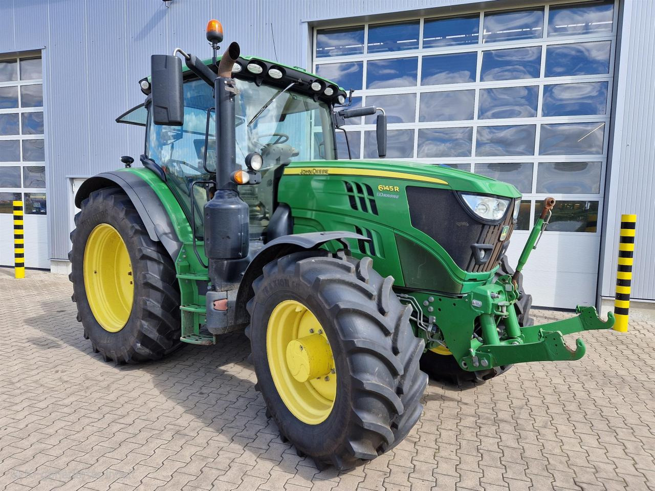 John Deere 6145R - Tractor: afbeelding 1 John Deere 6145R - Tractor: afbeelding 1