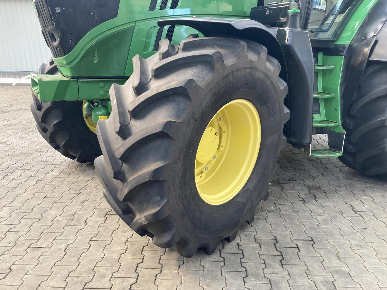 John Deere 6170R - Tractor: afbeelding 2 John Deere 6170R - Tractor: afbeelding 2