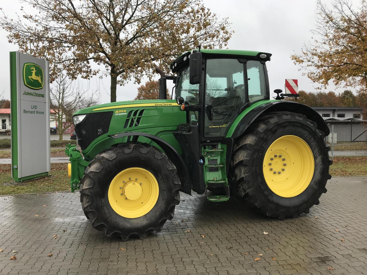 John Deere 6215R - Tractor: afbeelding 1 John Deere 6215R - Tractor: afbeelding 1