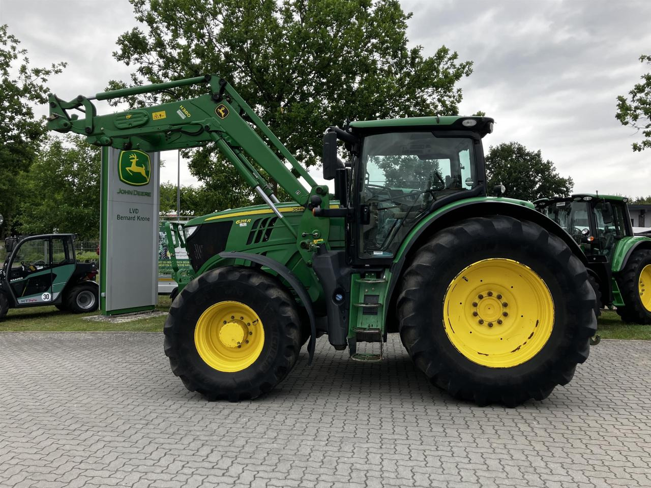 John Deere 6215R - Tractor: afbeelding 1 John Deere 6215R - Tractor: afbeelding 1