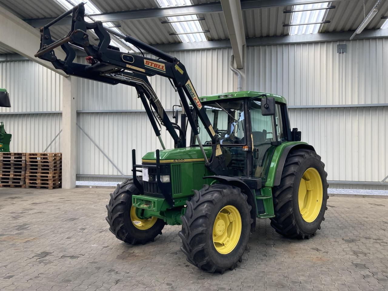 John Deere 6300 - Tractor: afbeelding 1 John Deere 6300 - Tractor: afbeelding 1