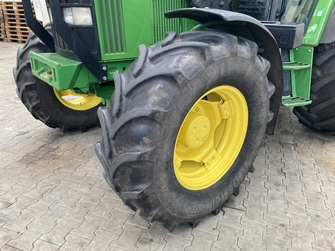 John Deere 6300 - Tractor: afbeelding 2 John Deere 6300 - Tractor: afbeelding 2