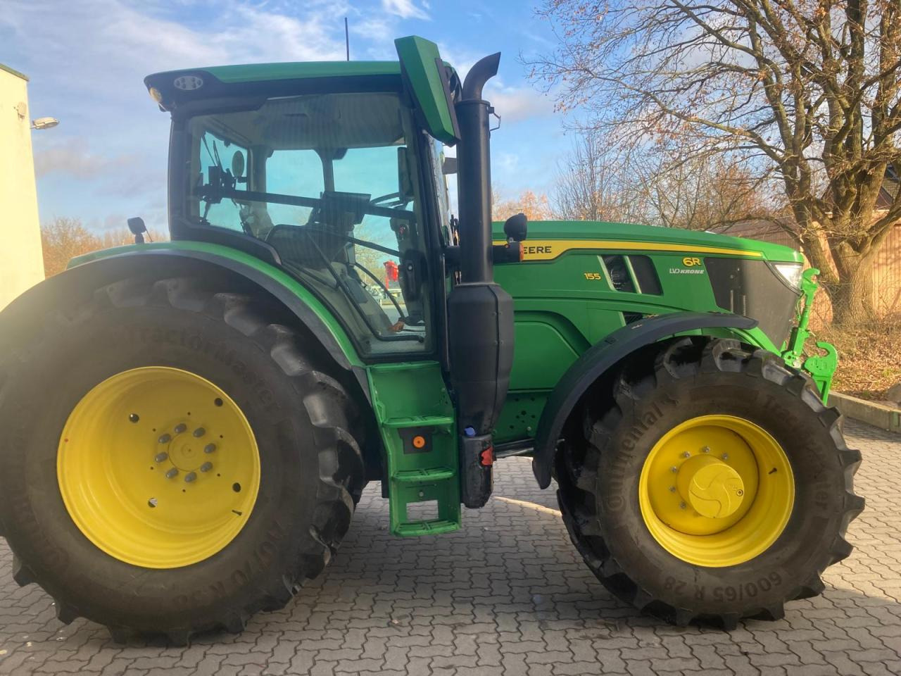 John Deere 6R 155 - Tractor: afbeelding 2 John Deere 6R 155 - Tractor: afbeelding 2