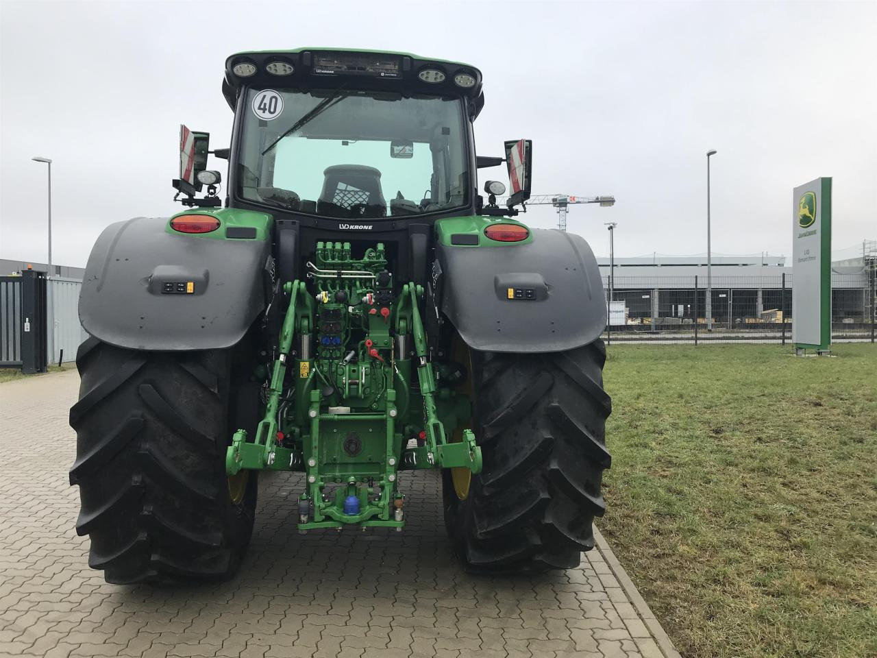 John Deere 6R 215 - Tractor: afbeelding 3 John Deere 6R 215 - Tractor: afbeelding 3
