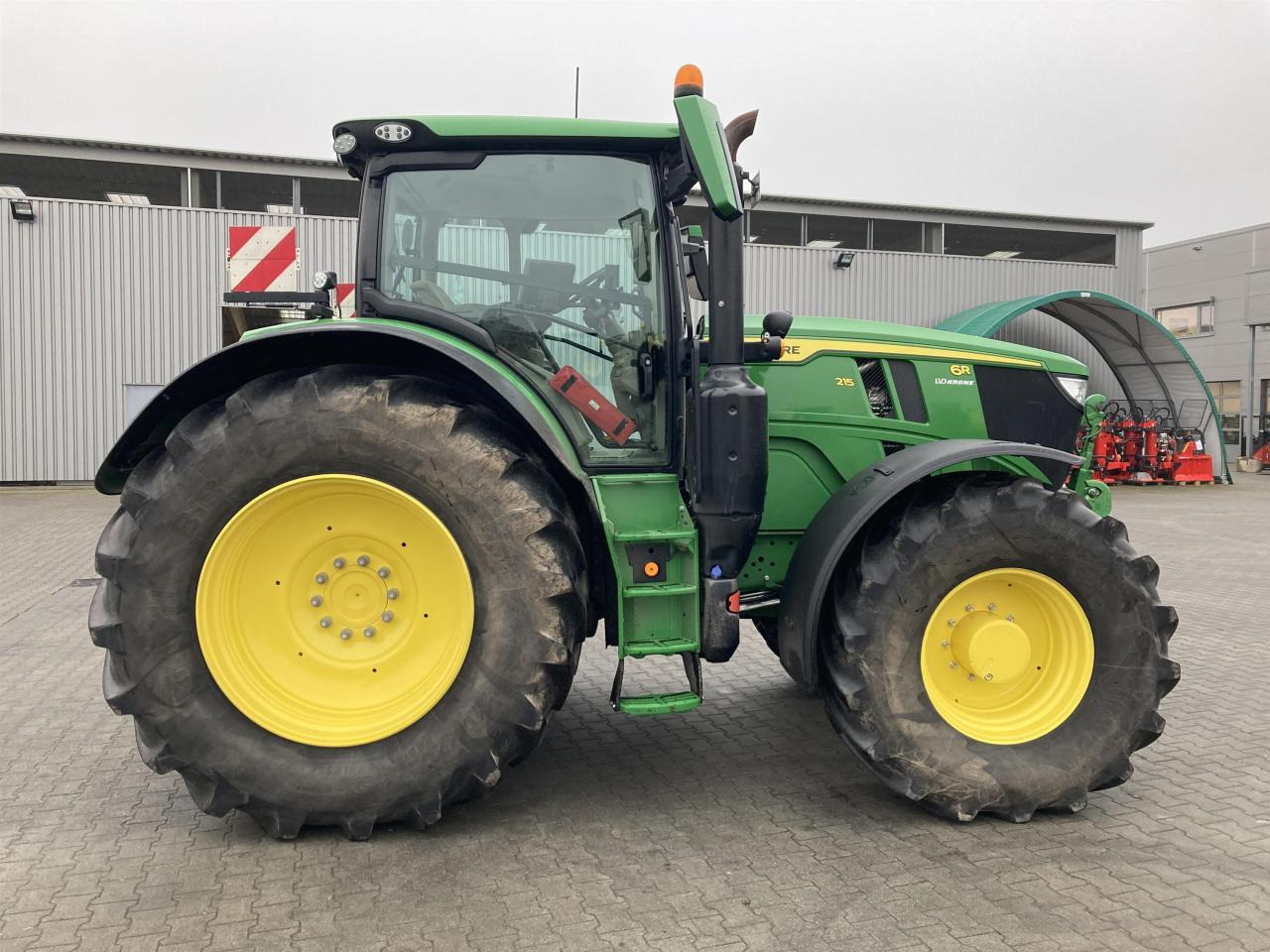 John Deere 6R 215 - Tractor: afbeelding 3 John Deere 6R 215 - Tractor: afbeelding 3