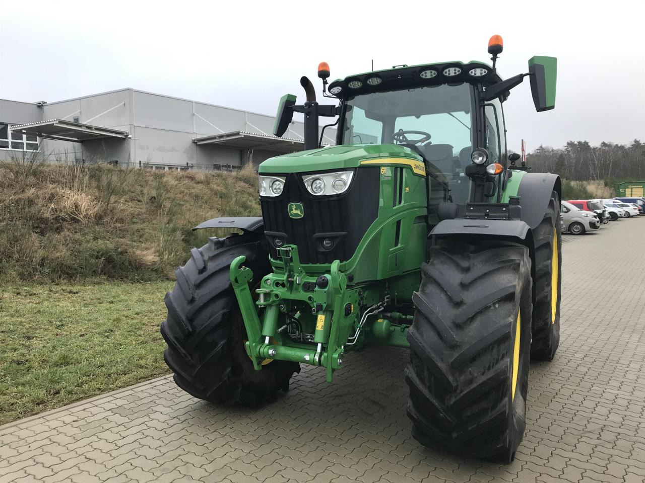 John Deere 6R 215 - Tractor: afbeelding 5 John Deere 6R 215 - Tractor: afbeelding 5