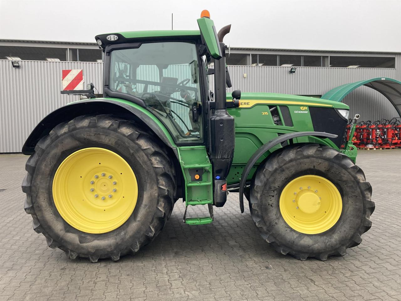 John Deere 6R 215 - Tractor: afbeelding 4 John Deere 6R 215 - Tractor: afbeelding 4