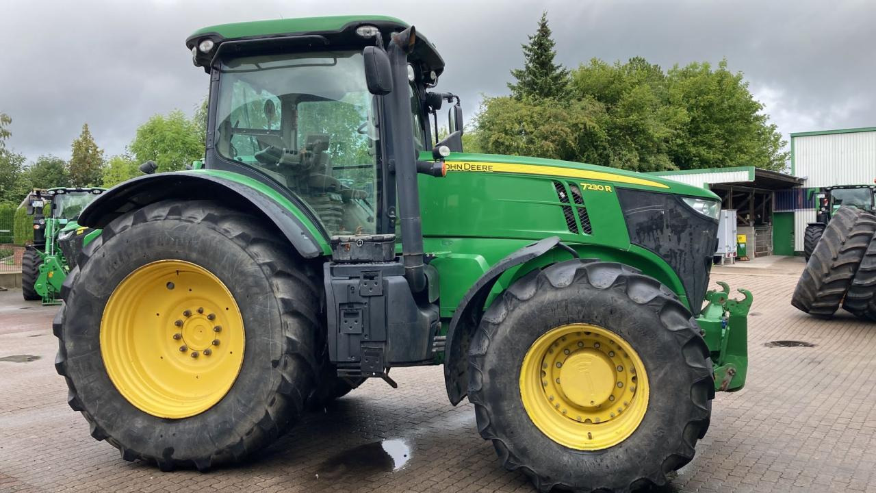 John Deere 7230R - Tractor: afbeelding 2 John Deere 7230R - Tractor: afbeelding 2