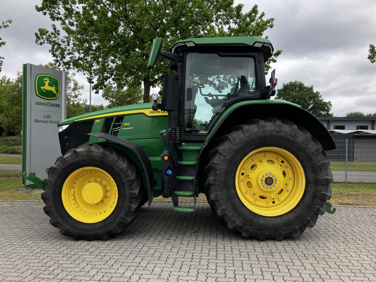 John Deere 7R 310 - Tractor: afbeelding 1 John Deere 7R 310 - Tractor: afbeelding 1