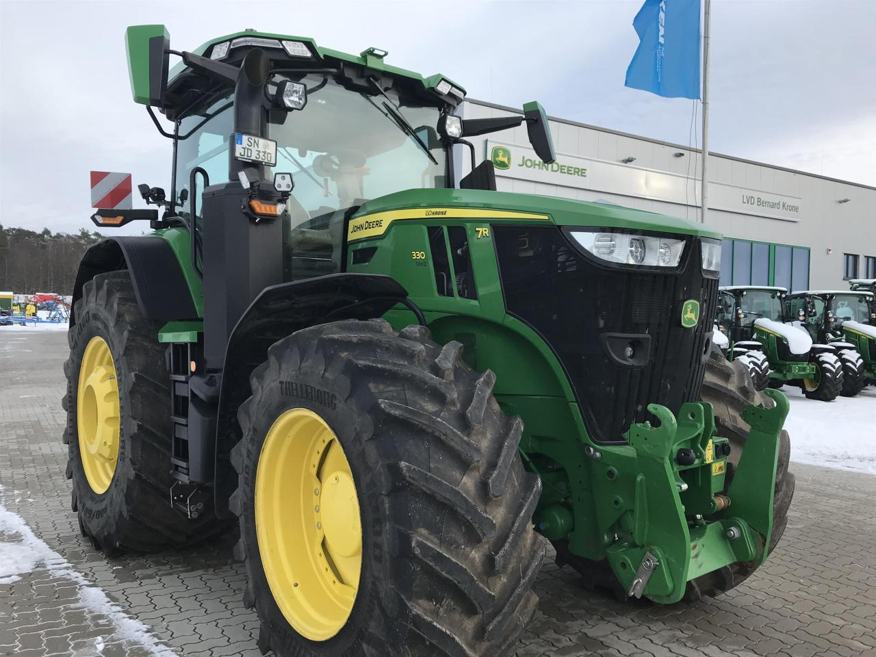 John Deere 7R 330 - Tractor: afbeelding 2 John Deere 7R 330 - Tractor: afbeelding 2