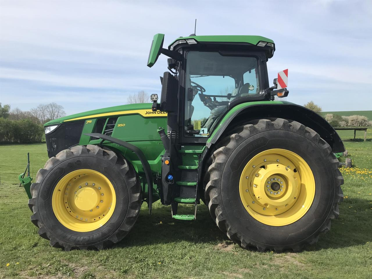 John Deere 7R 350 - Tractor: afbeelding 1 John Deere 7R 350 - Tractor: afbeelding 1