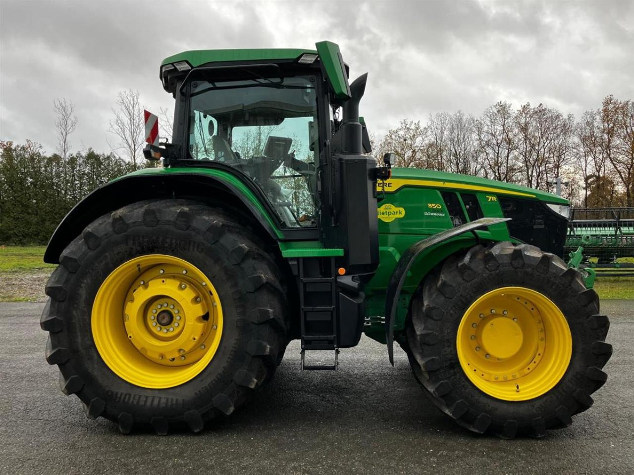 John Deere 7R 350 - Tractor: afbeelding 2 John Deere 7R 350 - Tractor: afbeelding 2