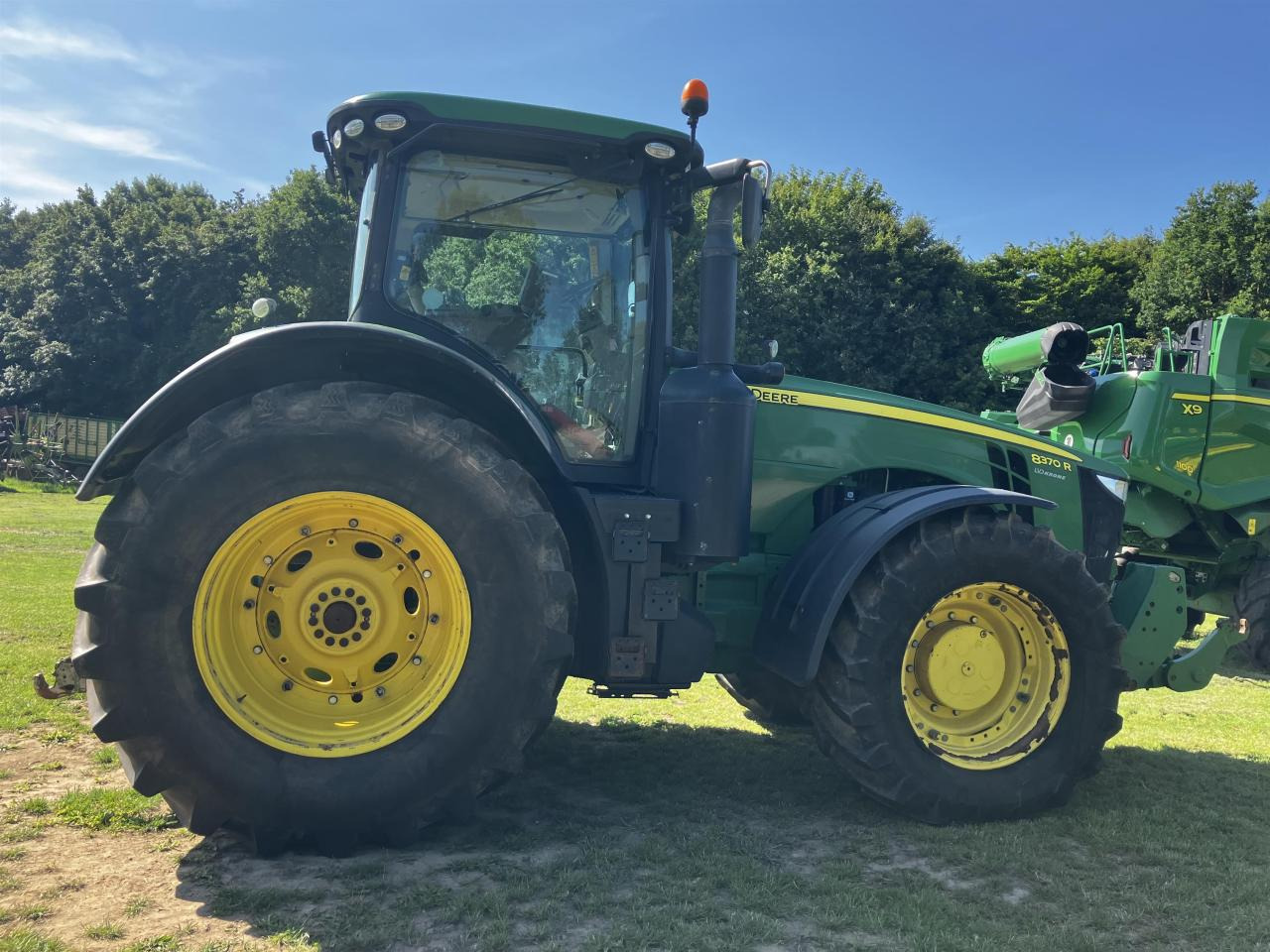 John Deere 8370R - Tractor: afbeelding 2 John Deere 8370R - Tractor: afbeelding 2