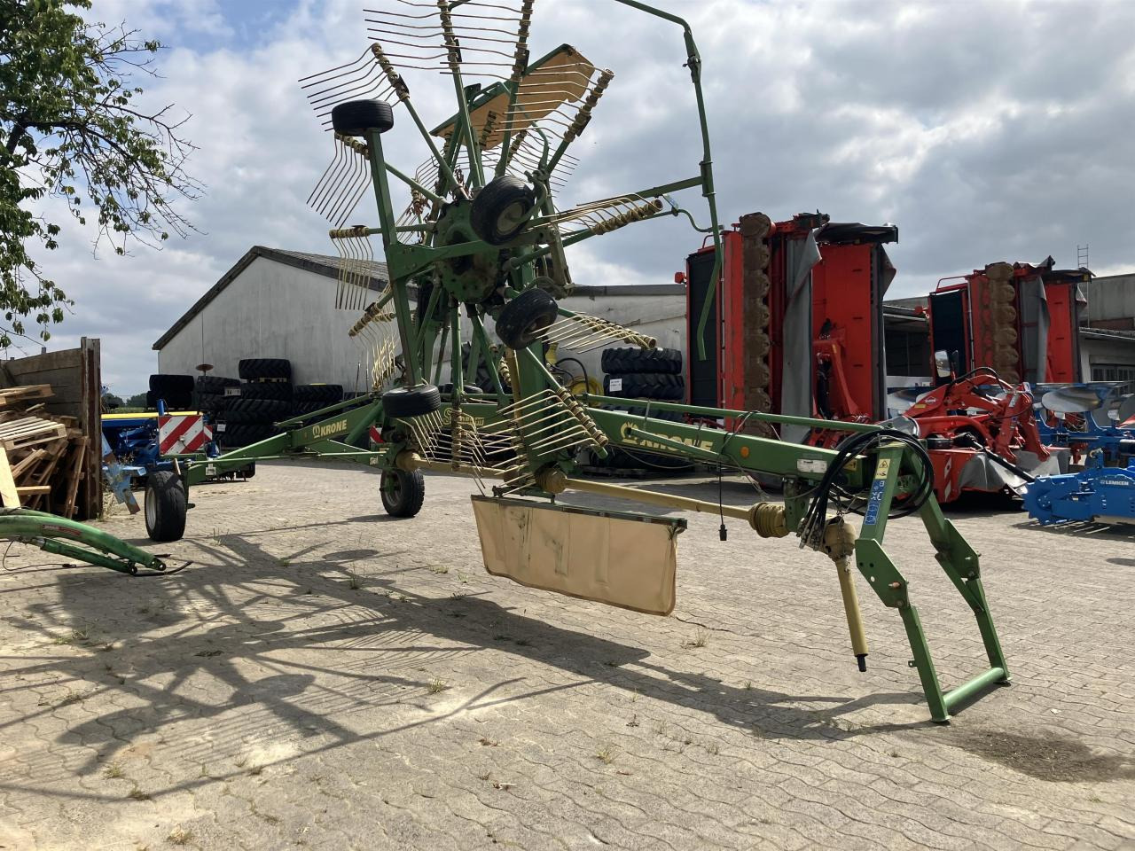 Krone SWADRO 810 - Hooischudder: afbeelding 2 Krone SWADRO 810 - Hooischudder: afbeelding 2